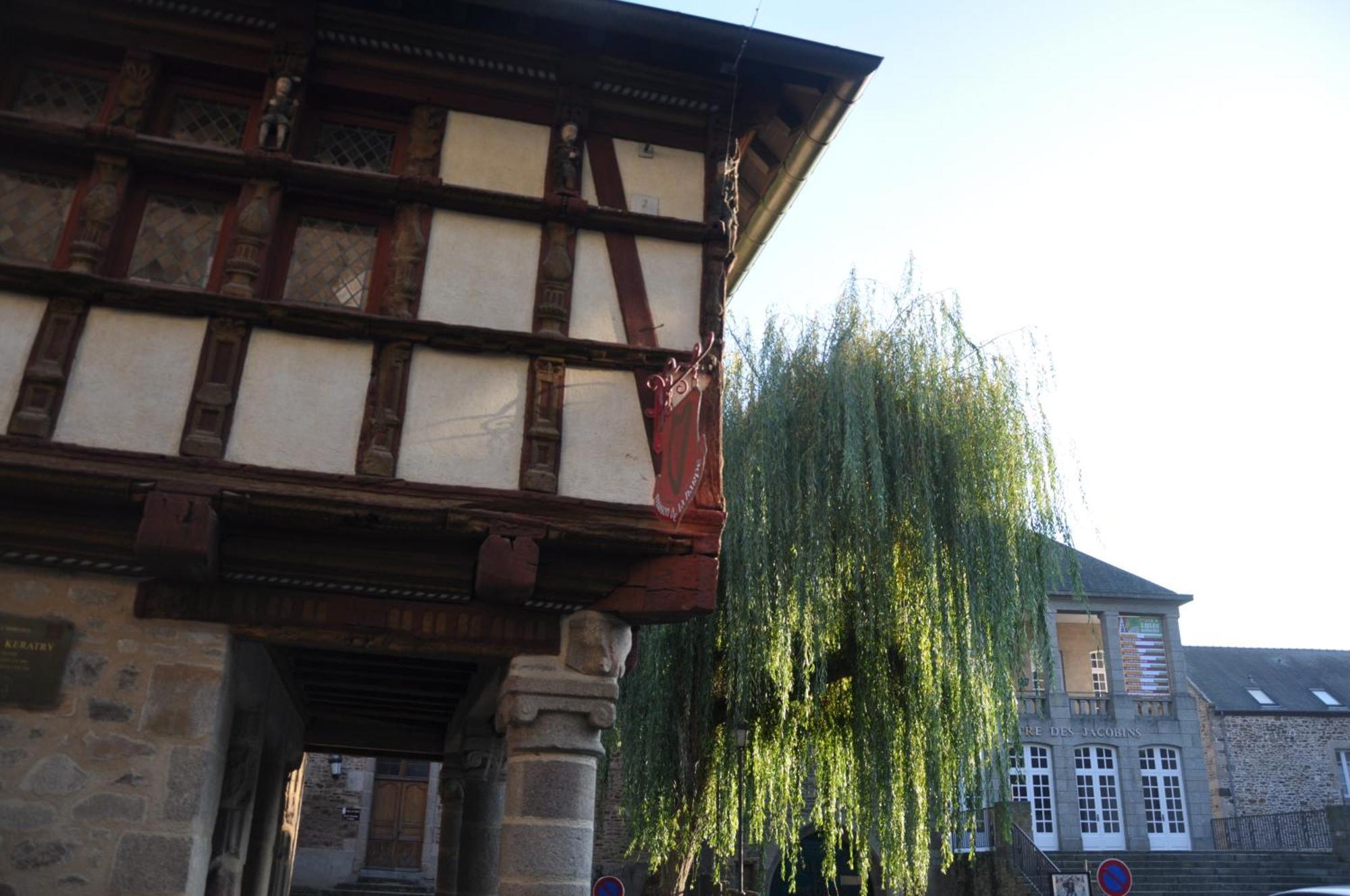 Cafe Hotel Du Theatre Dinan Eksteriør billede