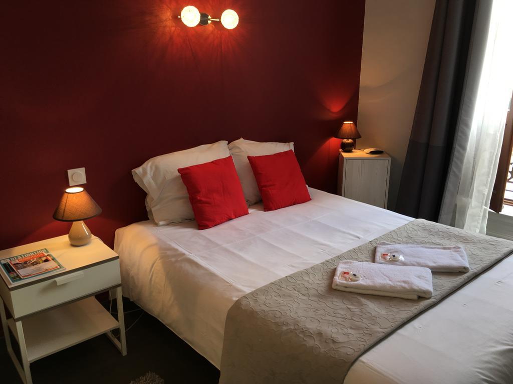 Cafe Hotel Du Theatre Dinan Eksteriør billede